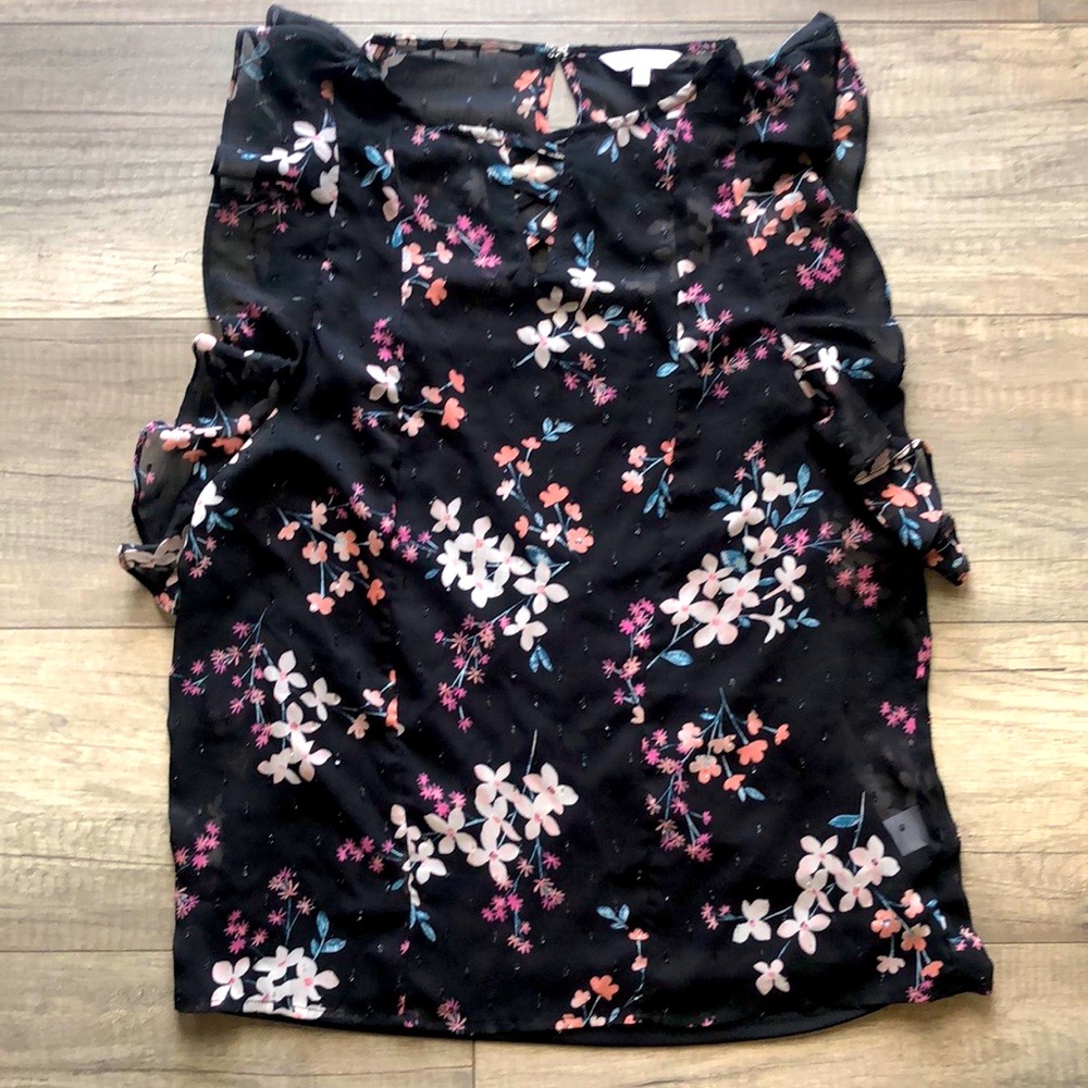 Black and floral Candie’s shirt, size M.